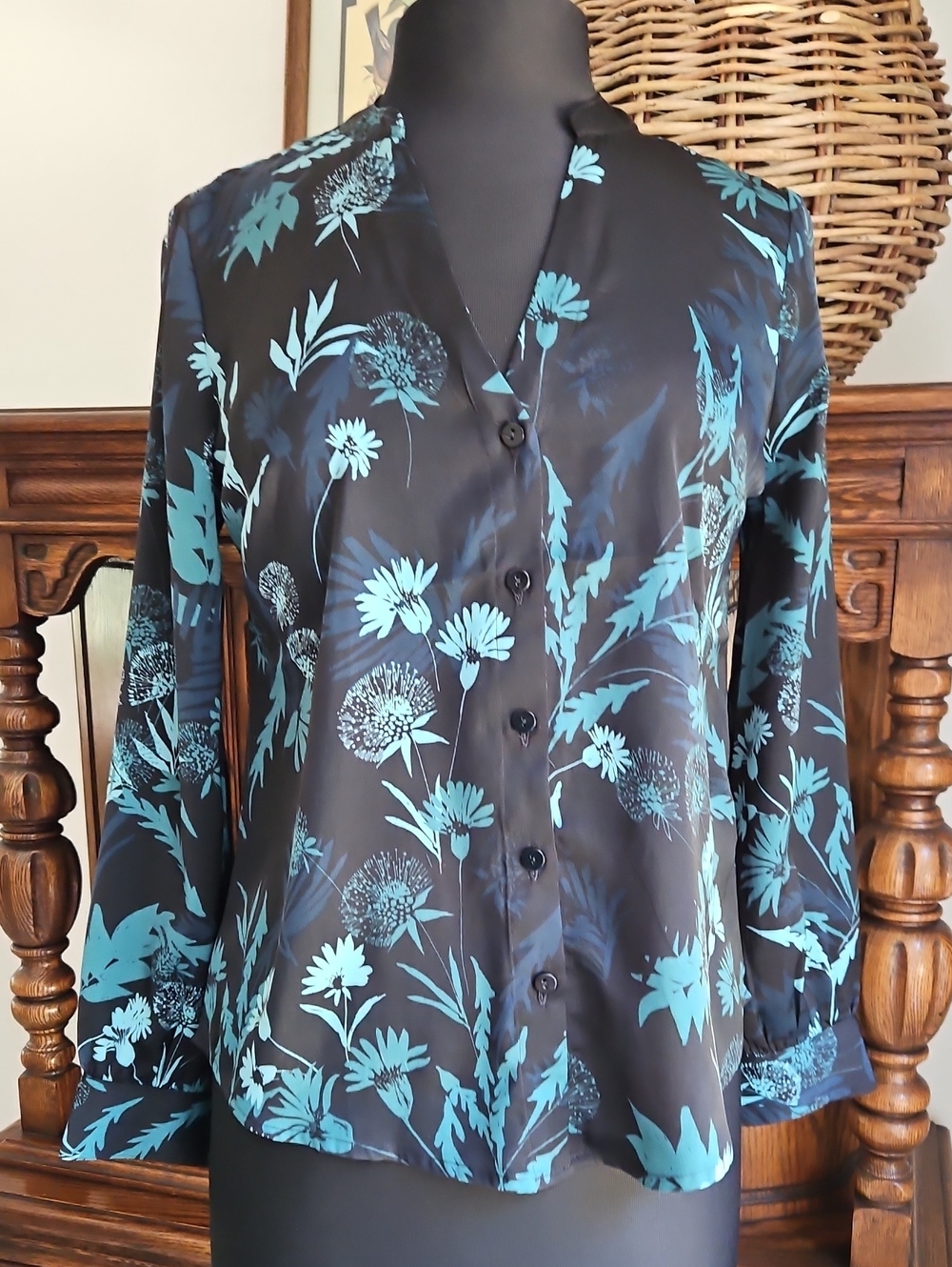 Liverpool Los Angeles Button-Front Blouse with Teal Floral Print. Size XS